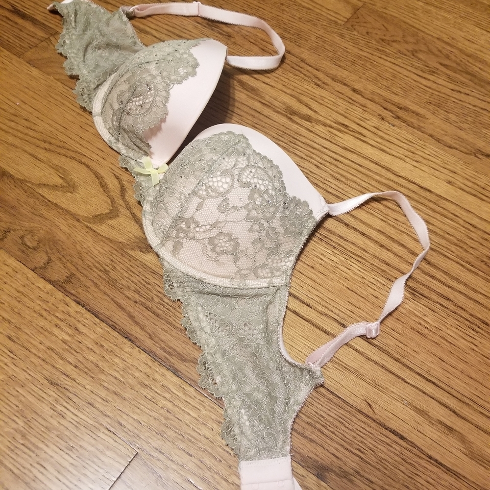 Victoria's Secret pushup bra - Picture 4 of 8